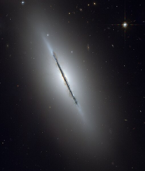 Galassia Sombrero M104