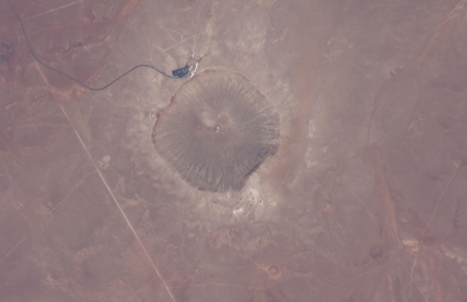 Le cratère de Barringer en Arizona photographié depuis l'espace