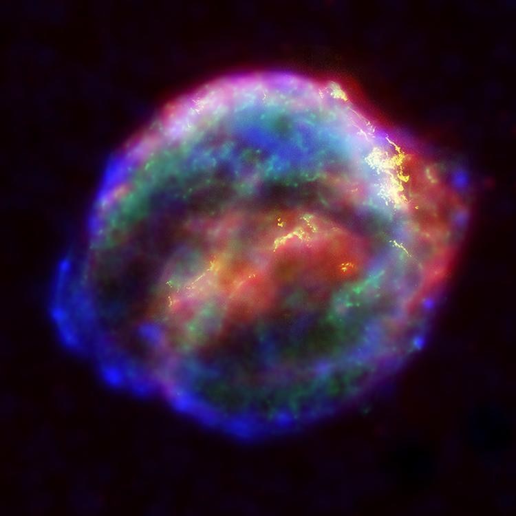 Überrest der Kepler-Supernova von 1604 im Schlangenträger, kombiniert aus Hubble, Spitzer und Chandra